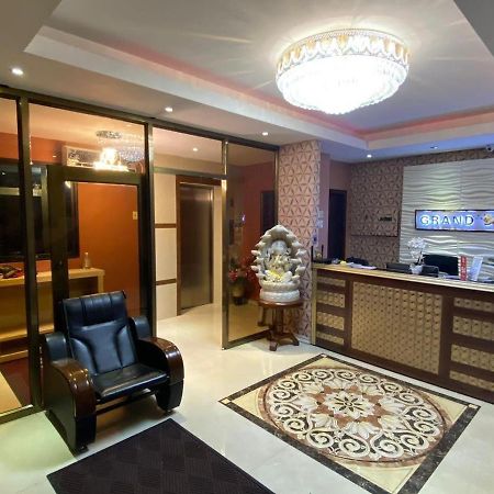 Grand Diamond Hotel Trinidad Piarco Buitenkant foto